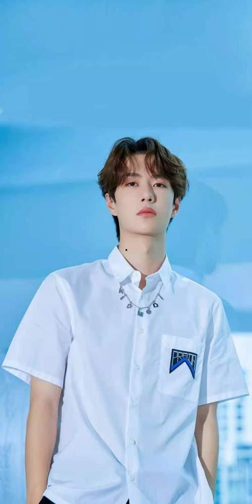 圈內人如何爆料王一博,揭秘明星背后的真實故事 第2張 圈內人如何爆料王一博,揭秘明星背后的真實故事 第2張