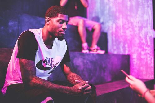 爆料喬治受傷視頻播放在線觀看,喬治受傷瞬間，高清視頻在線觀看  第2張