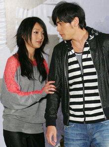 娛樂圈被爆料的同性戀,揭秘明星背后的真實(shí)情感世界 第2張 娛樂圈被爆料的同性戀,揭秘明星背后的真實(shí)情感世界 第2張