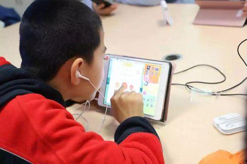 老師爆料網(wǎng)課抽風(fēng)視頻,老師爆料學(xué)生搞笑視頻引爆網(wǎng)絡(luò)