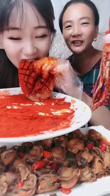 網紅小姐姐吃麻辣八瓜魚,辣味十足，網友直呼過癮！  第3張