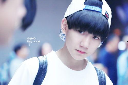 王源吃瓜娛樂(lè)完整版,全程精彩瞬間回顧 第2張 王源吃瓜娛樂(lè)完整版,全程精彩瞬間回顧 第2張